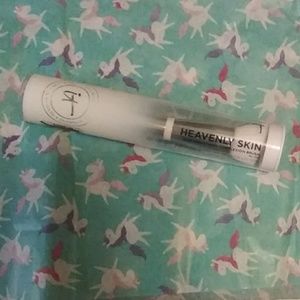 IT cosmetics Heavenly Skin Brush #704